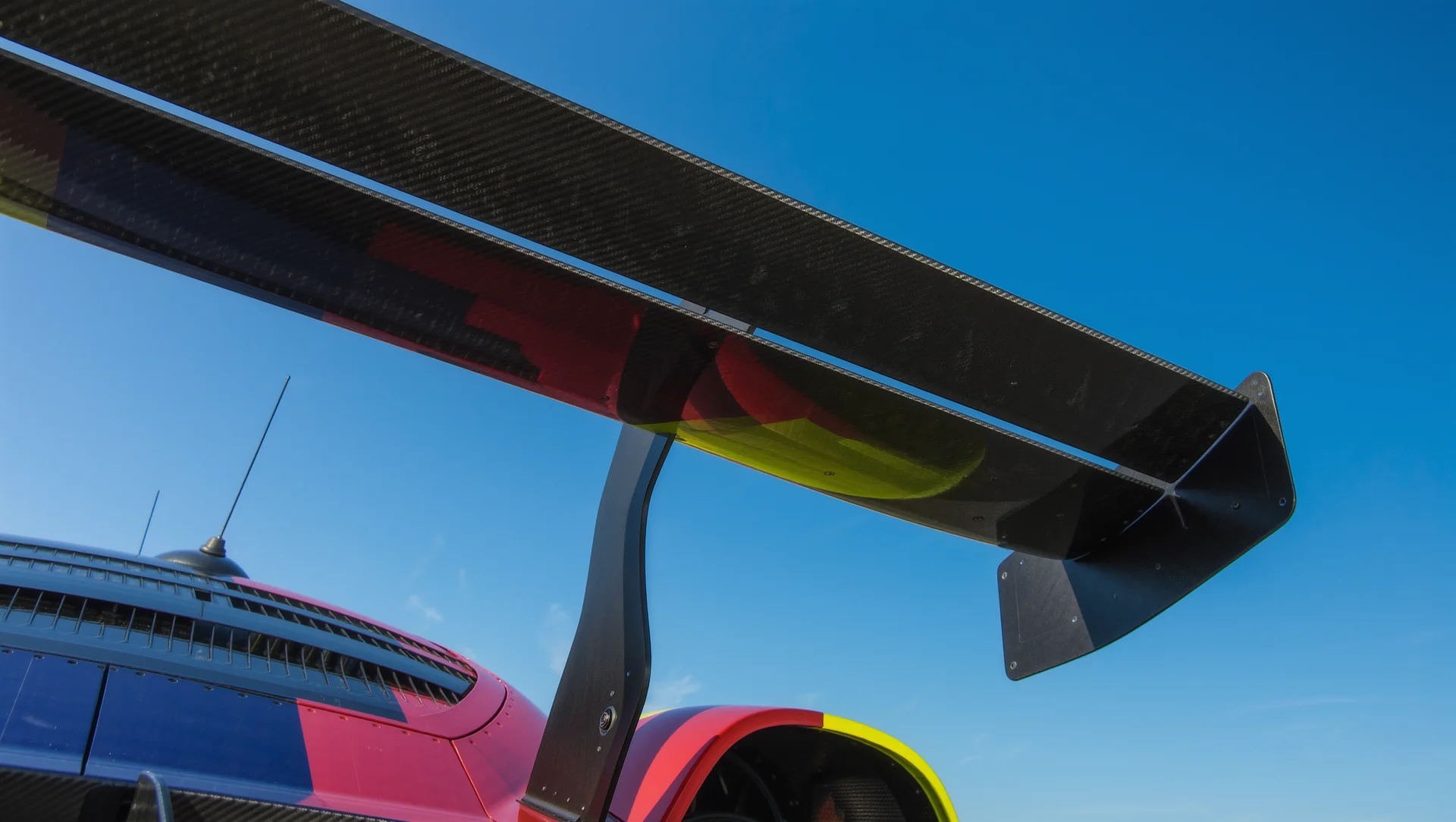 Downforce against drag: reading the track before you decide