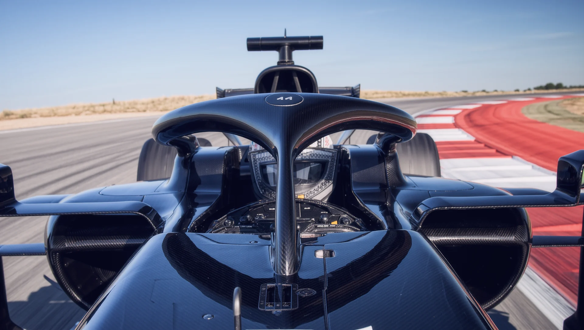 The F1 game against a hardcore sim: what transfers