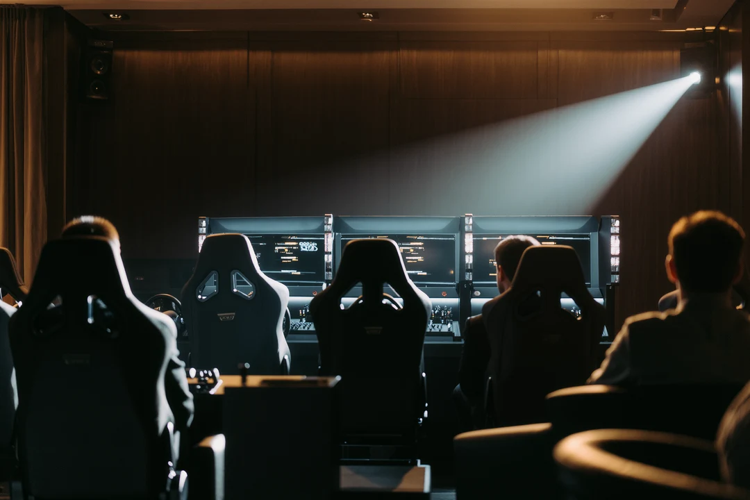 Featured image for Sim Racing Center Event: A Thrilling Experience for Racing Enthusiasts showing sim racing content