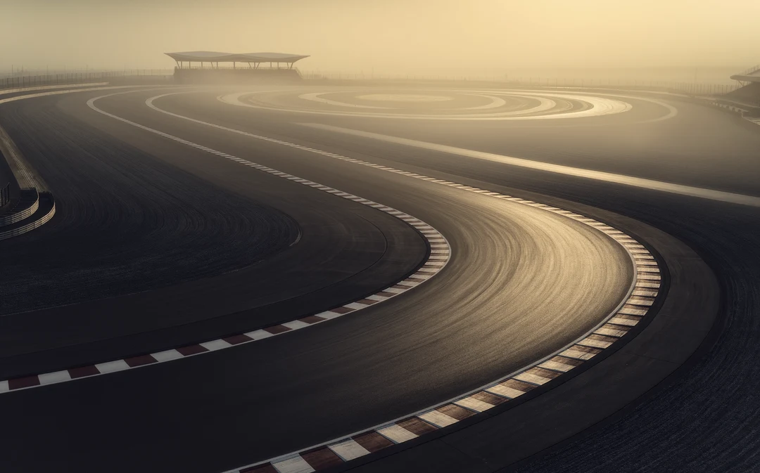 Featured image for Ultimate Motorsport Circuits Simulator: Experience the Thrill! showing sim racing content