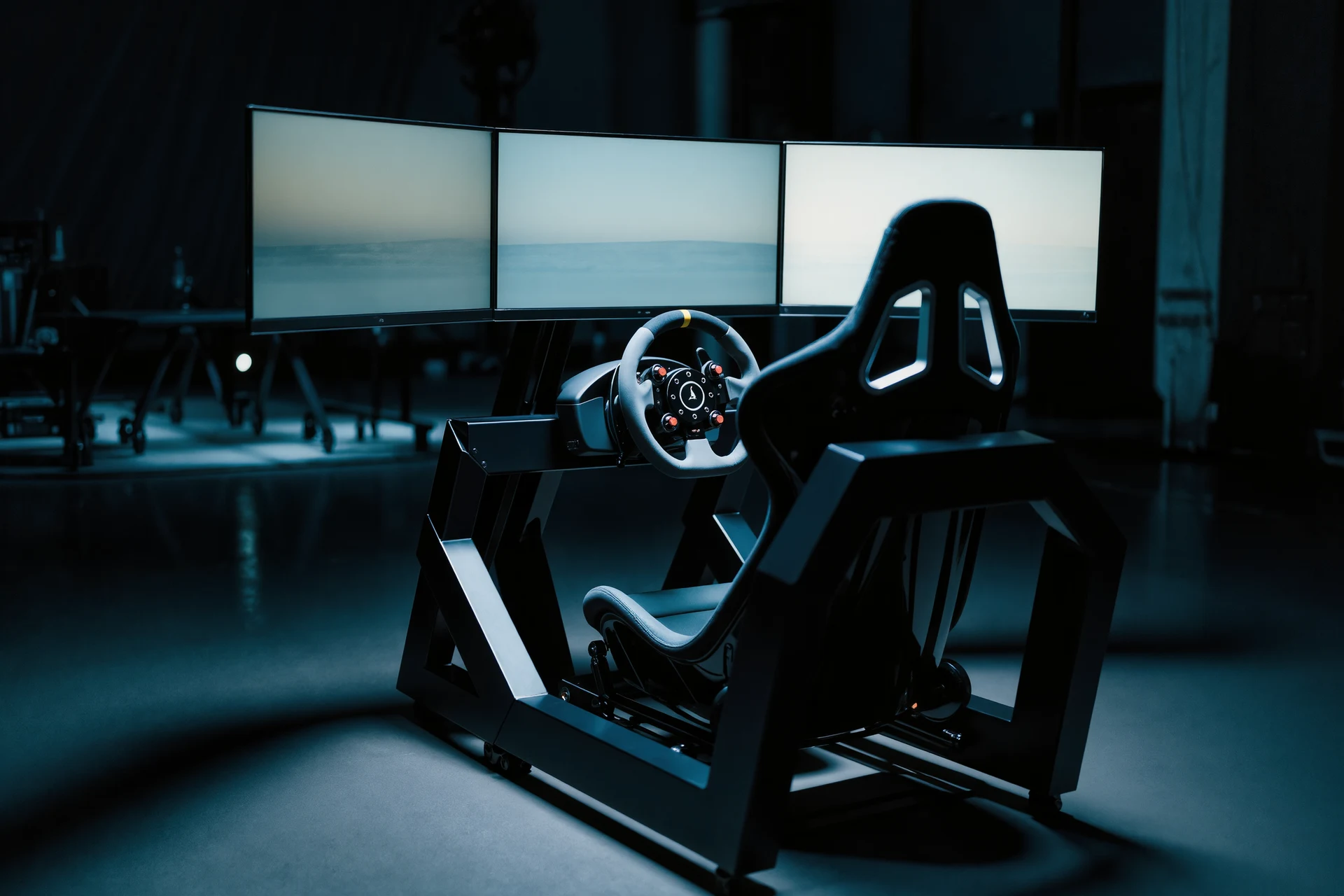 Featured image for Ultimate Racing Experience: Adjustable Cockpit showing sim racing content