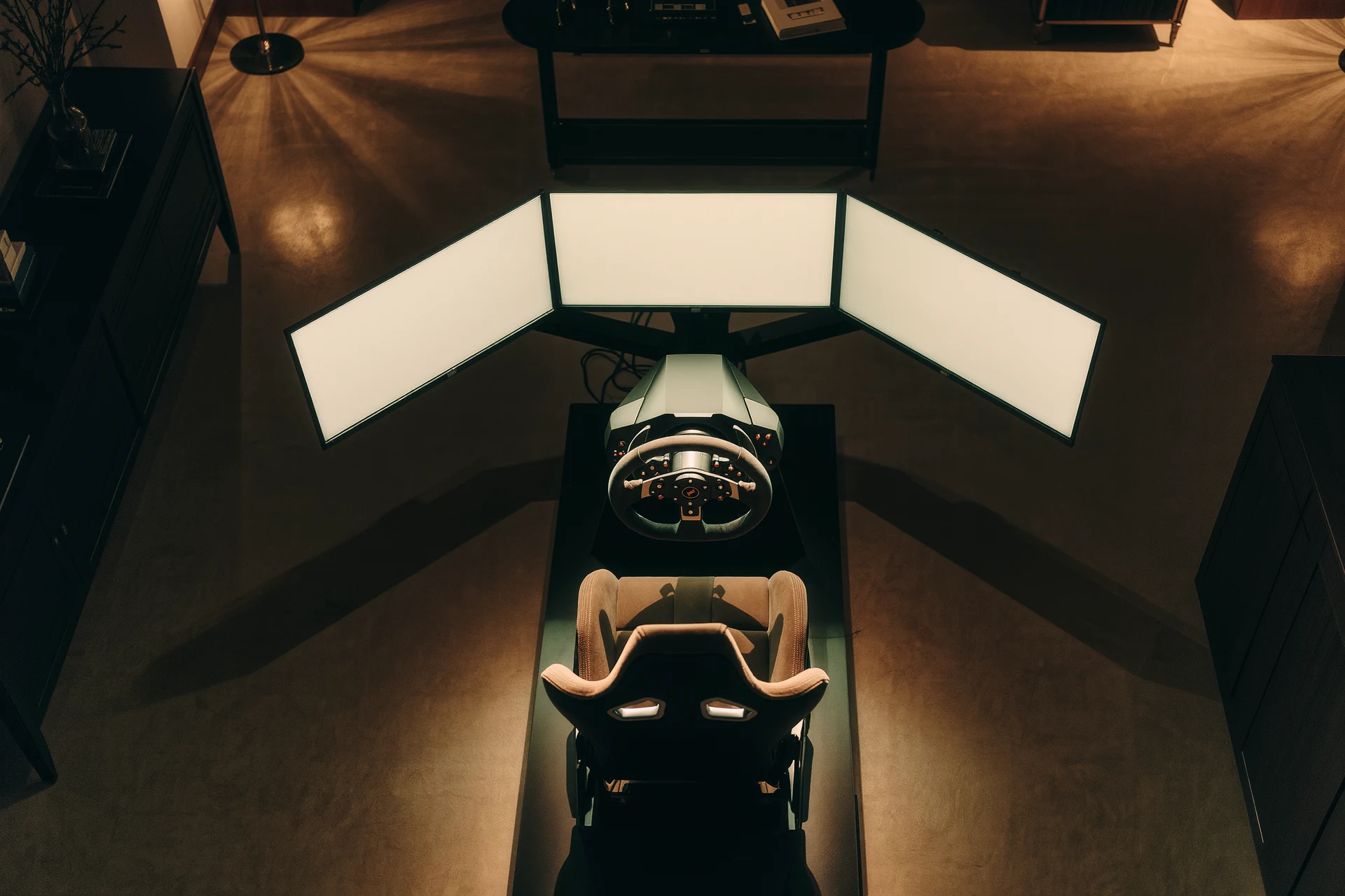 Featured image for Ultimate Racing Experience: Commercial Racing Simulator showing sim racing content