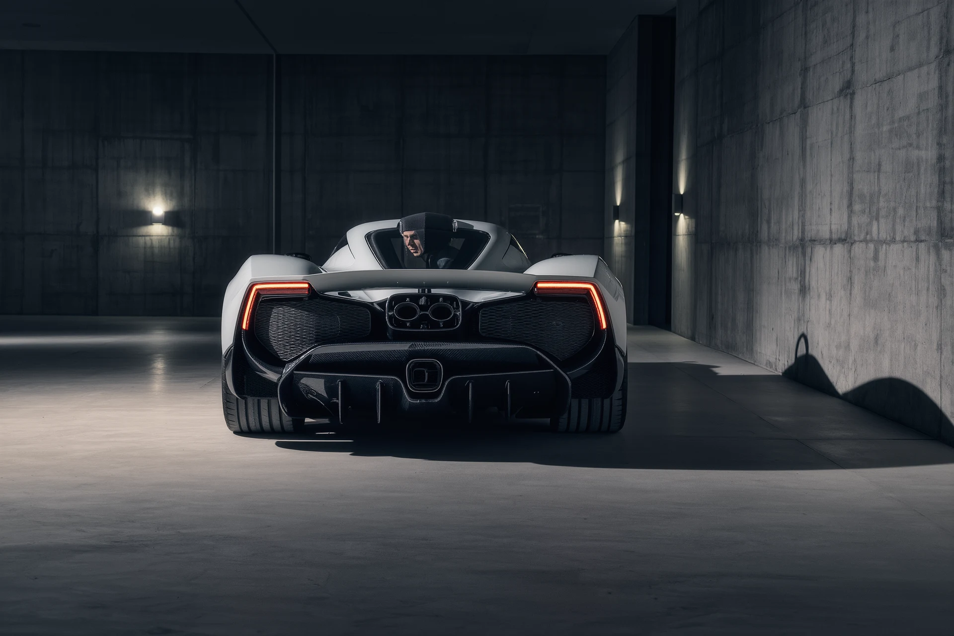 Featured image for Ultimate Supercar Test Drive: Exhilarating Performance on the Road showing sim racing content